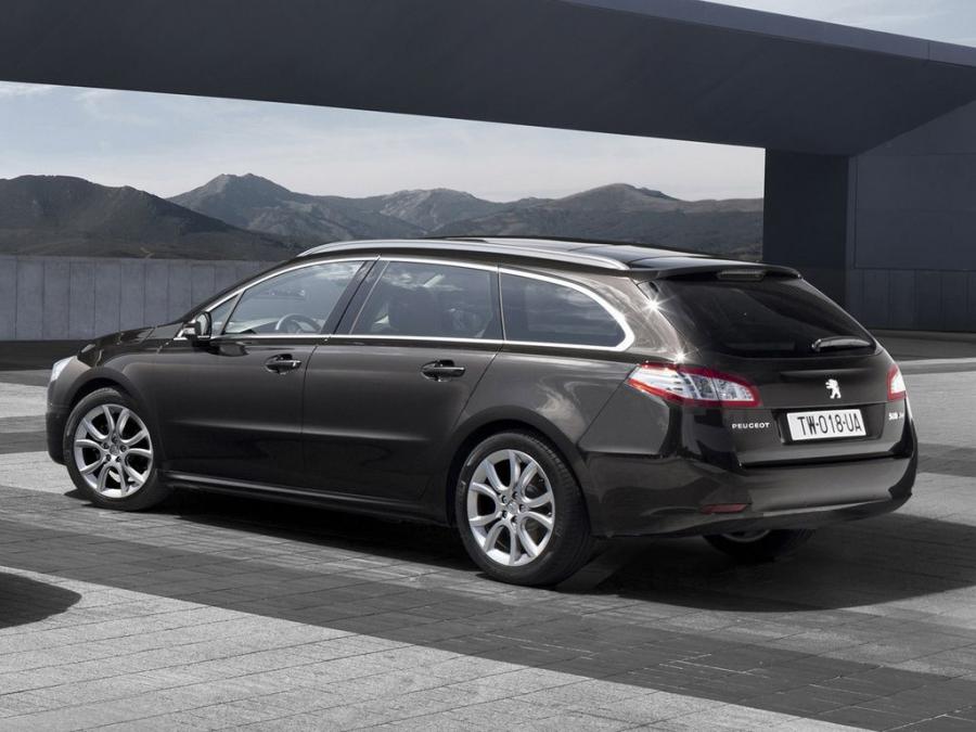  Peugeot 508 SW 2010 года  (фото 13 из 33)